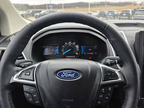 Used 2024 Ford Edge SEL w/ Convenience Package image 15