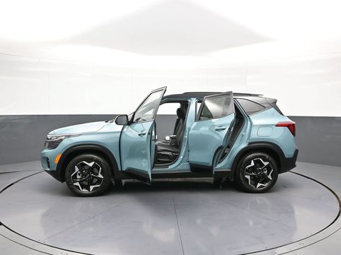 Certified 2025 Kia Seltos S AWD/4WD image 42