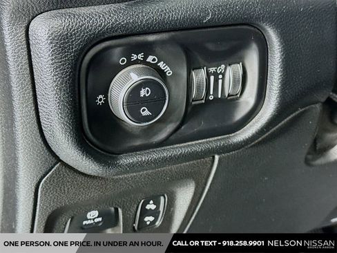 Used 2020 RAM 1500 Laramie w/ Sport Appearance Package AWD/4WD image 10