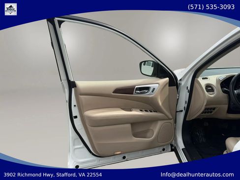 Used 2020 Nissan Pathfinder Platinum FWD image 27