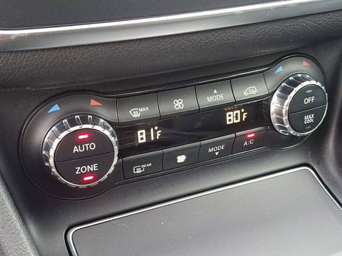 Certified 2019 Mercedes-Benz GLA 250 4MATIC image 16