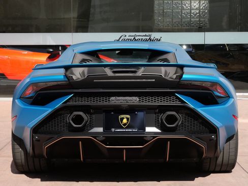 Used 2024 Lamborghini Huracan Tecnica image 4