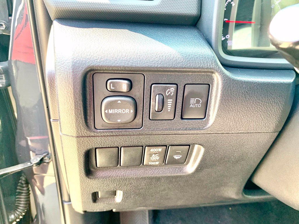 Used 2024 Toyota 4Runner SR5 AWD/4WD image 32