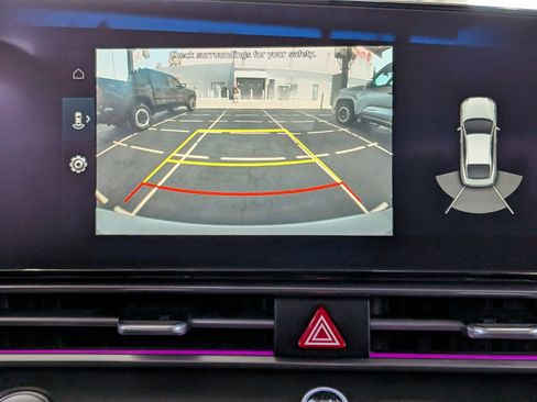 Used 2022 Hyundai Elantra Limited FWD image 20