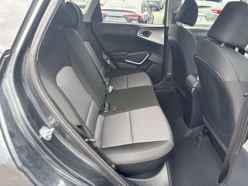 Used 2025 Kia Soul LX w/ LX Technology Package FWD image 11