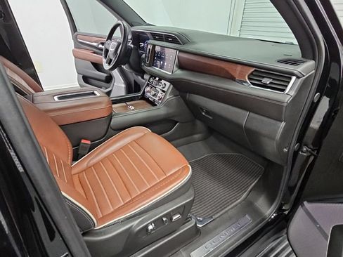 Used 2023 GMC Yukon XL Denali Ultimate AWD/4WD image 44