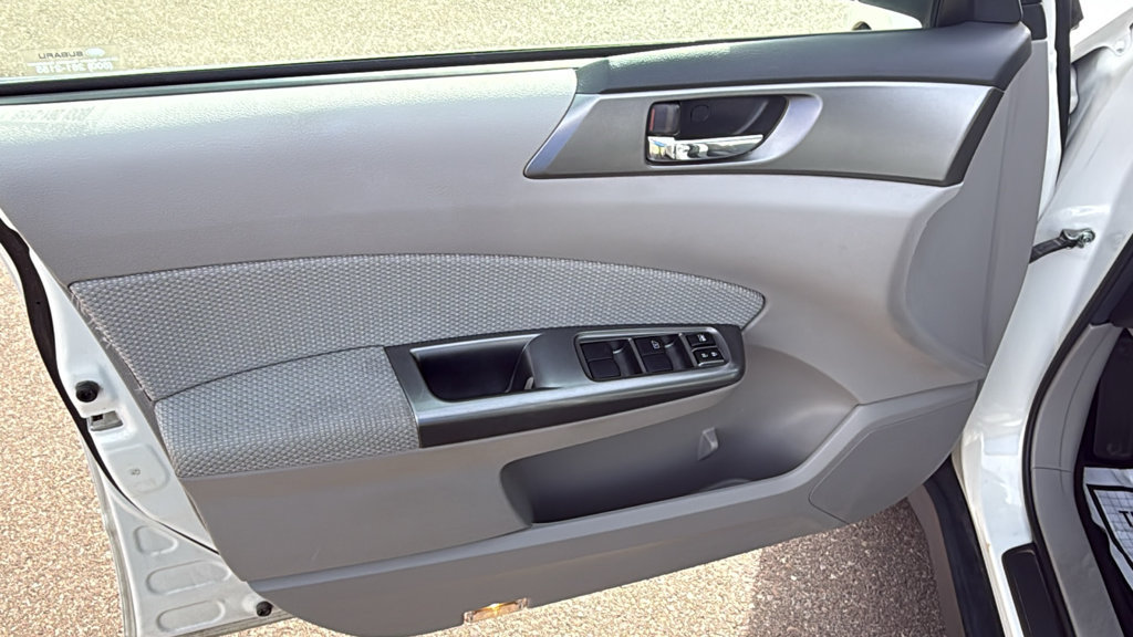 Used 2013 Subaru Forester 2.5X Premium AWD/4WD image 16