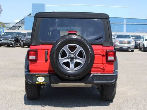 Used 2022 Jeep Wrangler Unlimited Sport AWD/4WD image 4