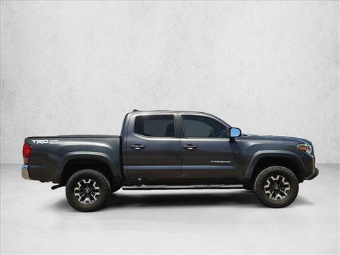 Used 2017 Toyota Tacoma TRD Off-Road w/ Tow Package RWD image 4