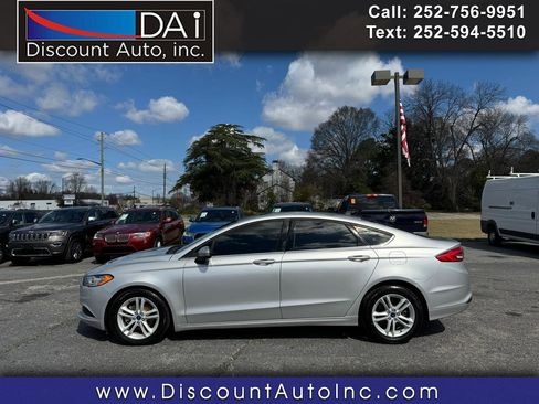 Used 2018 Ford Fusion SE w/ Fusion SE Technology Package image 1