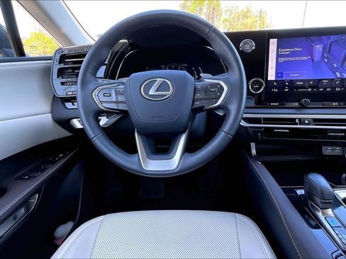 Used 2024 Lexus RX 350 FWD w/ Technology Package image 6