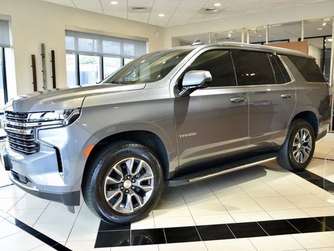 Used 2022 Chevrolet Tahoe LT w/ Luxury Package AWD/4WD image 3