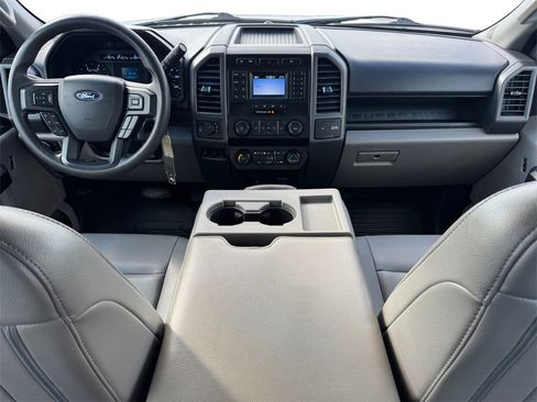 Used 2022 Ford F250 XL w/ Power Equipment Group image 10