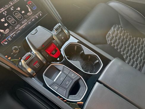 Used 2022 Lamborghini Urus image 26