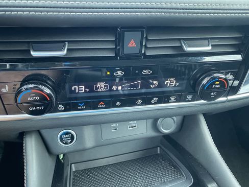 Used 2022 Nissan Rogue SL w/ SL Premium Package image 19