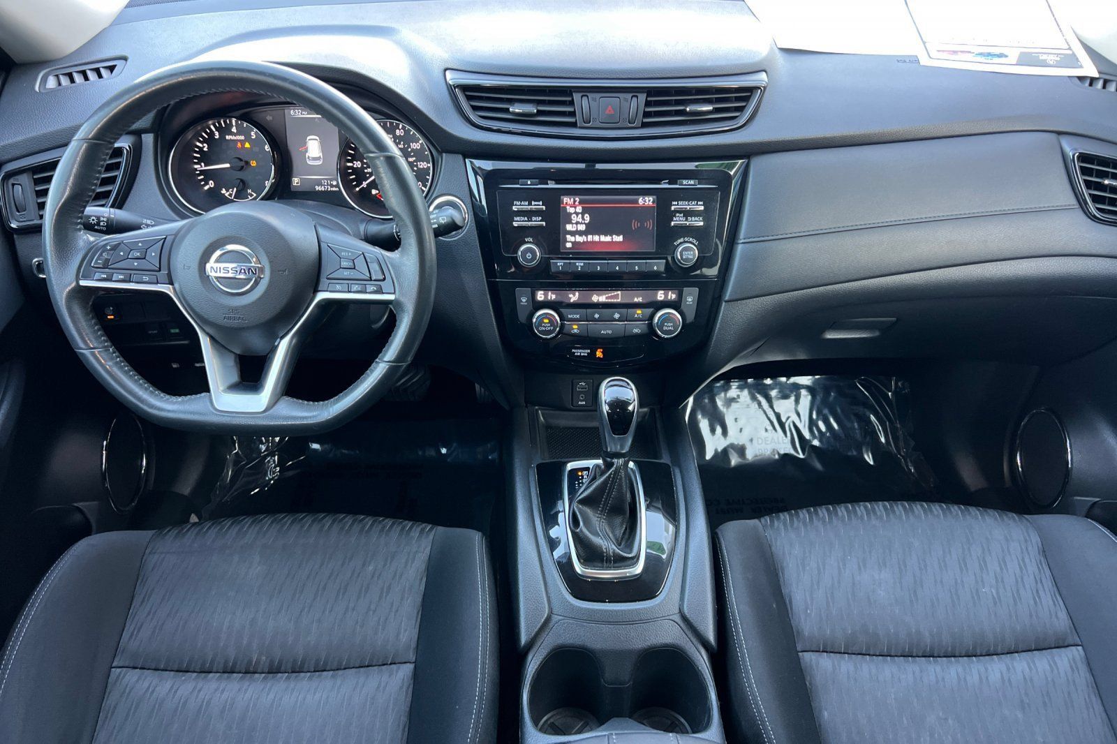 Used 2017 Nissan Rogue SV FWD image 13