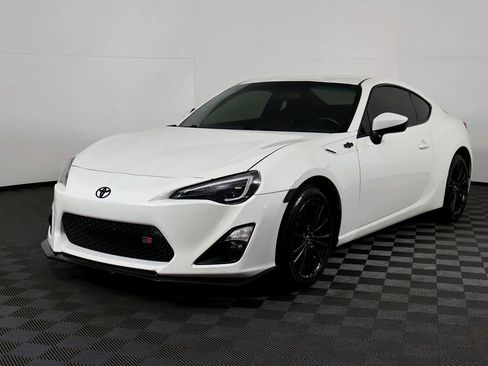 Used 2016 Scion FR-S image 2
