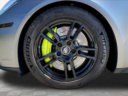 Used 2018 Porsche Panamera 4 AWD/4WD image 34