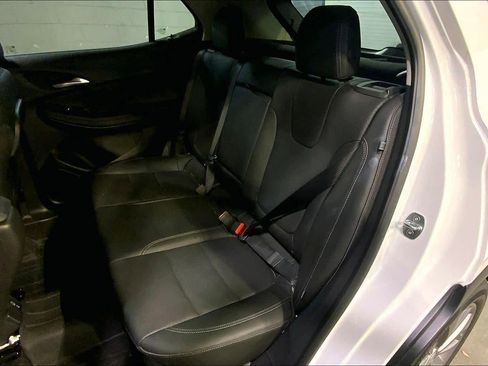 Used 2022 Buick Encore GX Essence w/ Experience Buick Package image 20