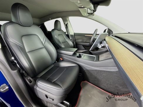 Used 2023 Tesla Model Y Long Range image 33