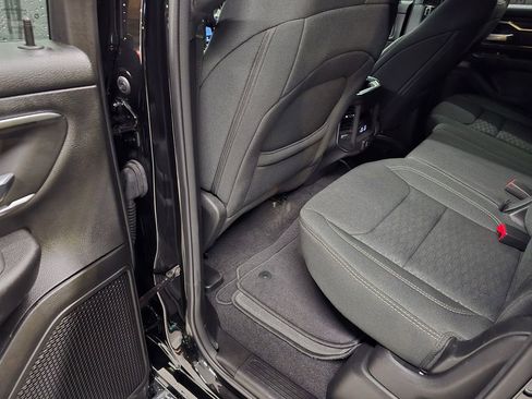 Certified 2025 RAM 1500 Big Horn RWD image 32