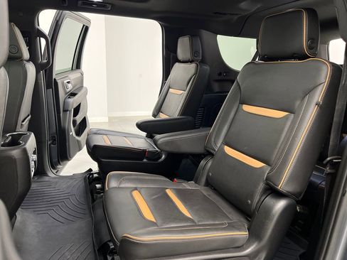 Used 2022 GMC Yukon XL AT4 AWD/4WD image 14