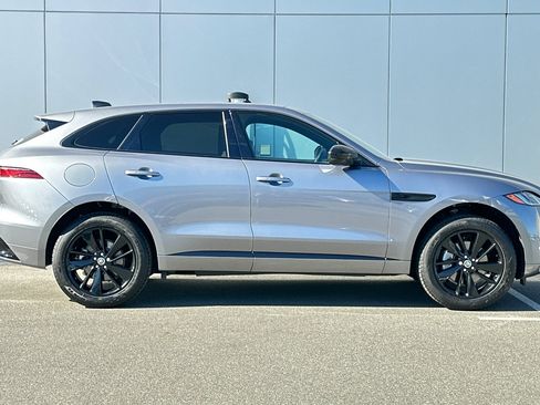 Used 2025 Jaguar F-PACE R-Dynamic S image 6