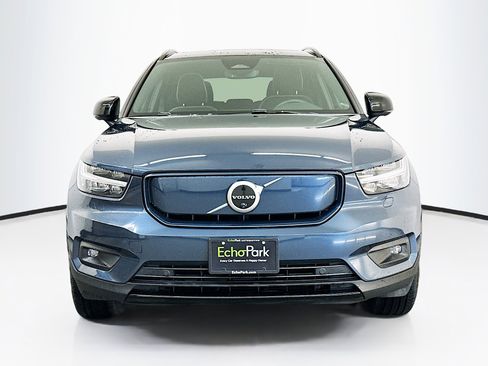 Used 2022 Volvo XC40 P8 Recharge Plus image 2