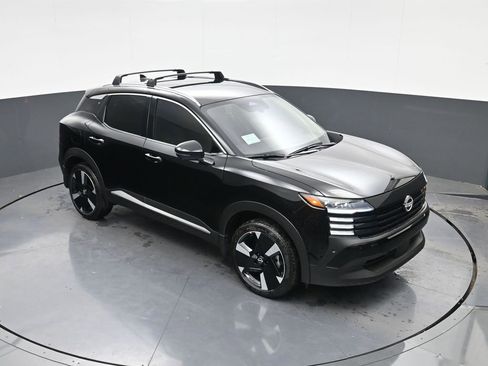 New 2025 Nissan Kicks SR image 25