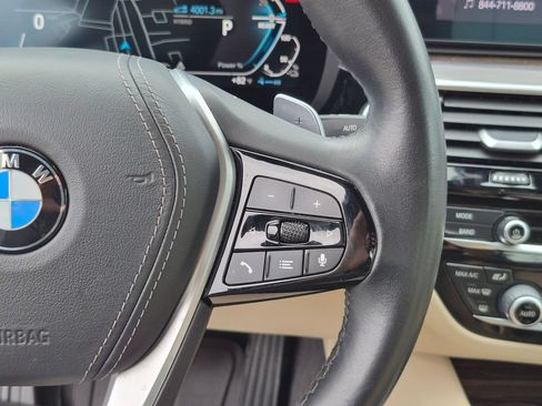 Used 2021 BMW 530e w/ Premium Package RWD image 16