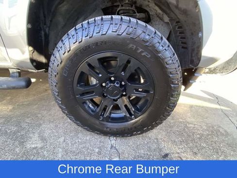 Used 2019 Toyota Tacoma SR w/ SR Convenience Package image 5