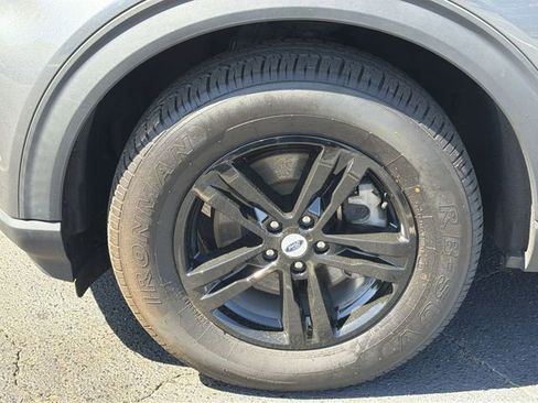 Used 2023 Ford Explorer XLT w/ Class IV Trailer Tow Package AWD/4WD image 12