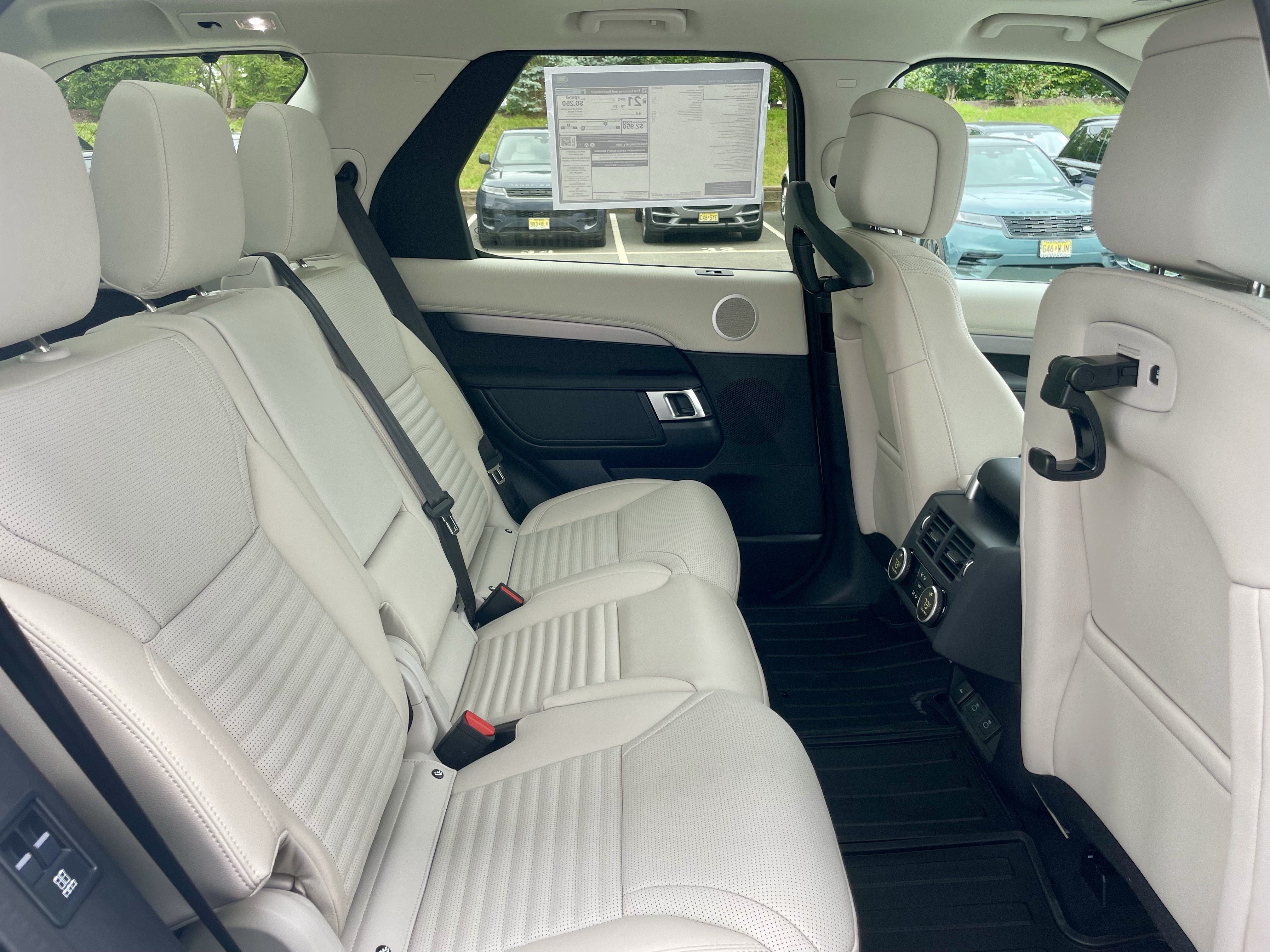 New 2026 Land Rover Discovery Dynamic SE AWD/4WD image 31