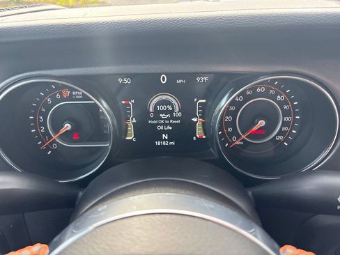 Used 2023 Jeep Gladiator Mojave w/ Cold Weather Group AWD/4WD image 31