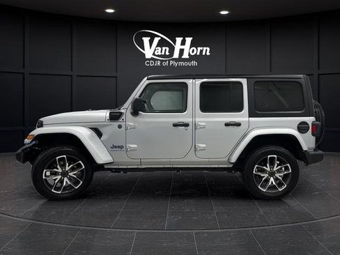 Used 2024 Jeep Wrangler Unlimited image 10