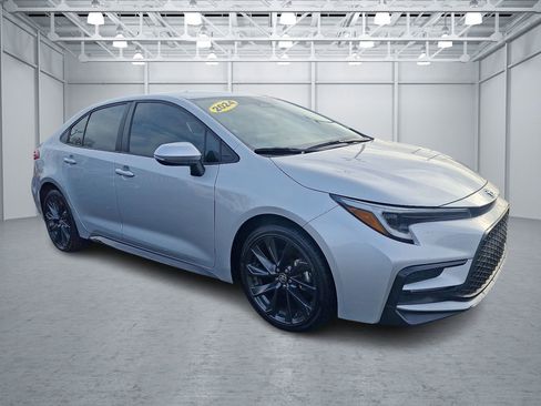 Used 2024 Toyota Corolla SE image 4