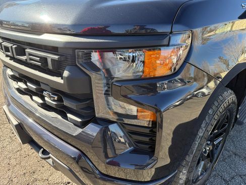 Used 2022 Chevrolet Silverado 1500 Custom image 9