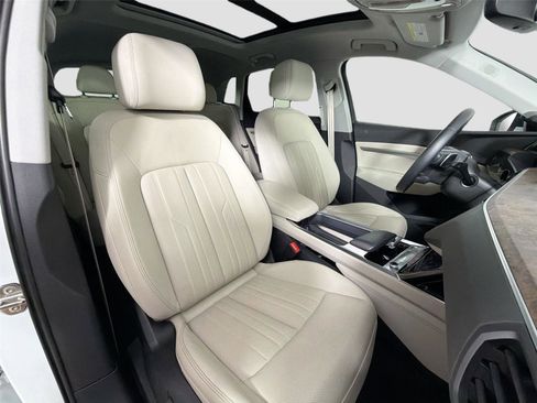 Used 2019 Audi e-tron Premium Plus AWD/4WD image 29