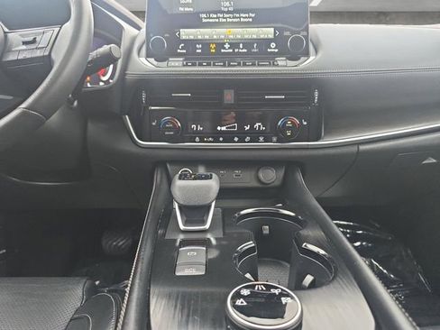 Certified 2023 Nissan Rogue Platinum image 3