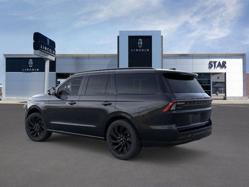 New 2026 Lincoln Navigator Reserve w/ Jet Appearance Package image 4