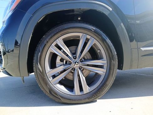 Used 2021 Volkswagen Atlas SE w/ Panoramic Sunroof Package image 5