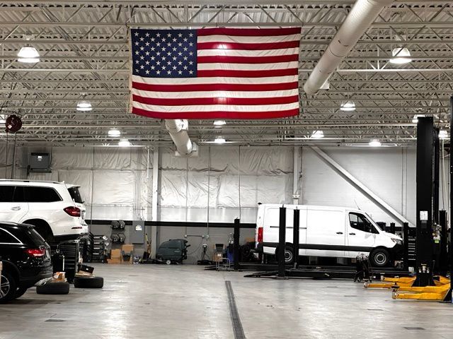 Certified 2025 Mercedes-Benz GLC 350e 4MATIC image 35