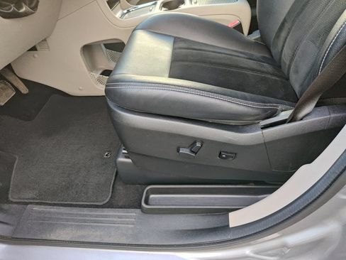 Used 2018 Dodge Grand Caravan SXT FWD image 27