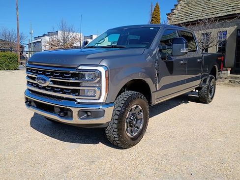 Used 2024 Ford F350 Lariat w/ Tremor Off-Road Package image 4