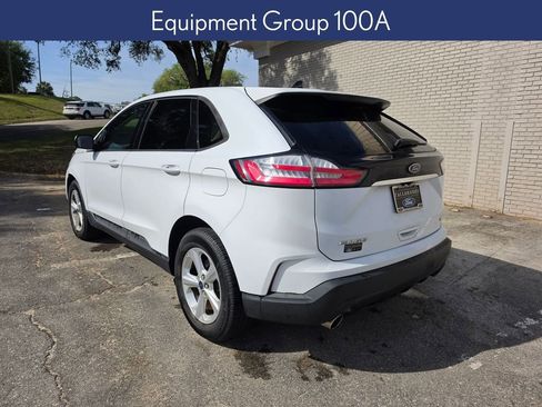 Used 2019 Ford Edge SE FWD image 2