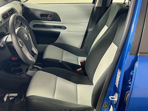 Used 2012 Toyota Prius C Two image 18