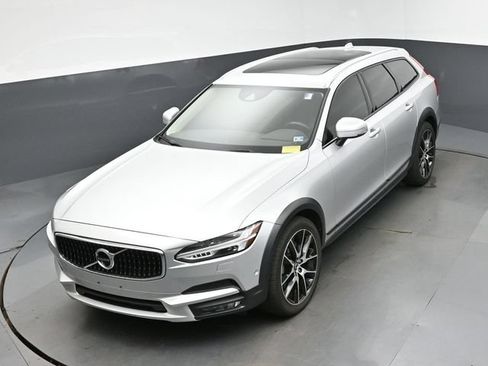 Used 2018 Volvo V90 T6 Cross Country w/ Convenience Package AWD/4WD image 19