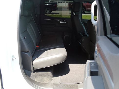 Used 2022 GMC Sierra 1500 SLT w/ SLT Convenience Package AWD/4WD image 17