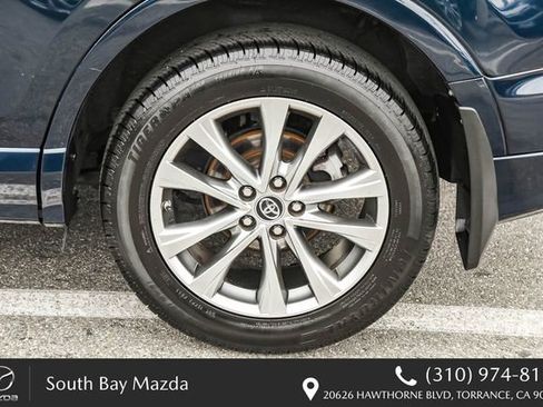 Used 2017 Toyota RAV4 Platinum w/ All Weather Liner Package FWD image 10