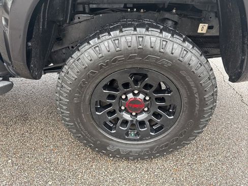 Used 2022 Toyota Tacoma SR5 image 12